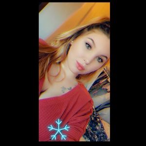 Meet your Posher, Leanna